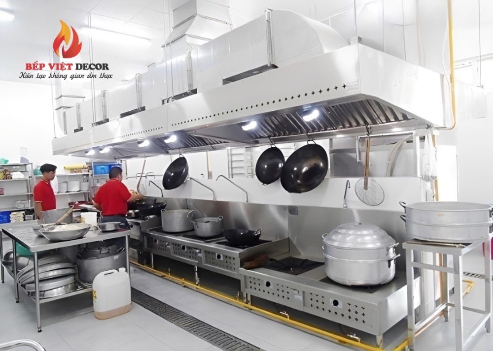 Mối liên hệ giữa hệ thống hút khói và thiết kế thi công bếp công nghiệp