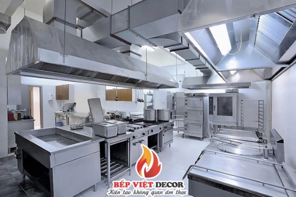 Chụp hút khói đảo phù hợp với không gian lớn, nhiều nguồn nhiệt