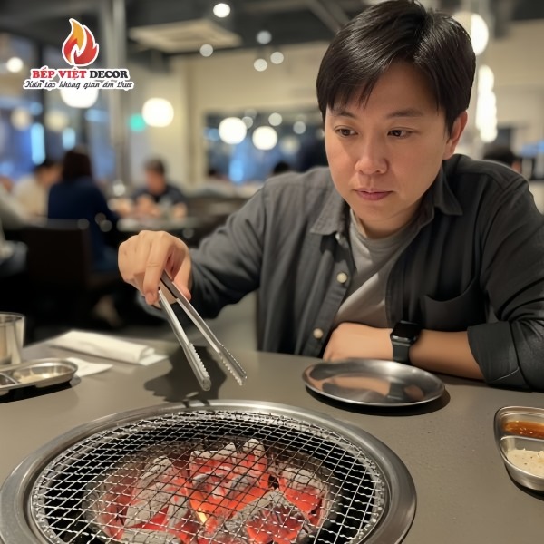 Khi lửa cháy hồng đều hãy nướng
