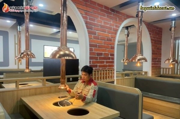 Ống khói bếp công nghiệp, bếp tại bàn đều cần vệ sinh kỹ lưỡng định kỳ