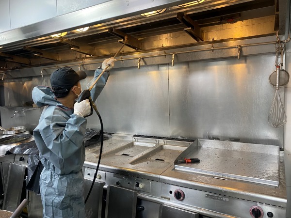 Vệ sinh định kỳ là “chìa khóa” để sử dụng hệ thống hút mùi lâu bền