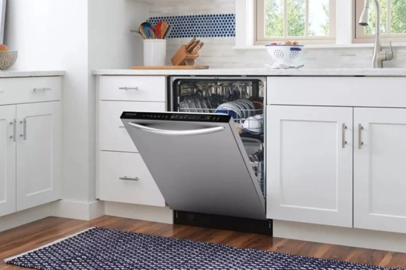 Máy rửa chén âm tủ mẫu được thiết kế để lắp đặt &amp;quot;chìm&amp;quot; vào hệ thống tủ bếp