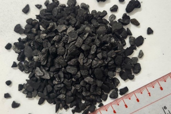 Than gáo dừa thân thiện môi trường, phù hợp nhà hàng BBQ xanh bền vững