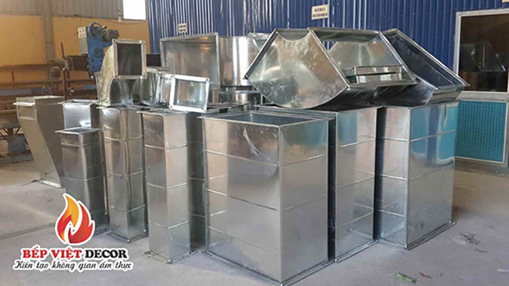 ​​​​​​​Ống hút khói inox vuông, tiết kiệm diện tích, phù hợp trần thấp và không gian bếp gọn gàng