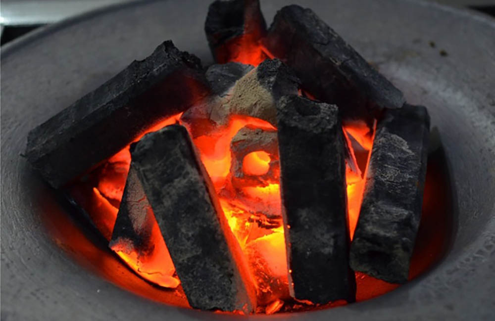 ​​​​​​​Than nướng BBQ phổ biến