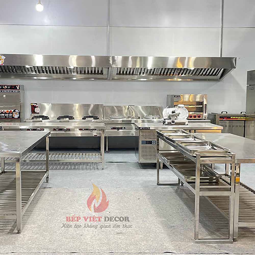 ​​​​​​​Ứng dụng ống hút khói inox trong bếp công nghiệp